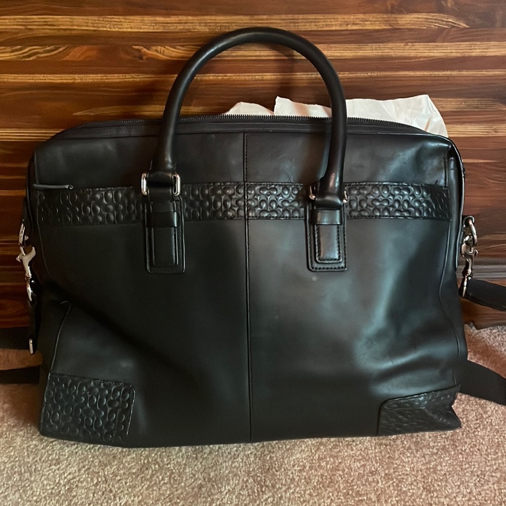 Selling because I needed a bigger laptop bag